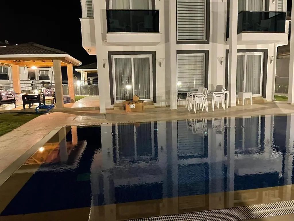 פאטהיה Villa Mendos